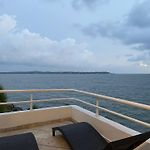1 Bedroom Private Jacuzzi And Direct Beach Access